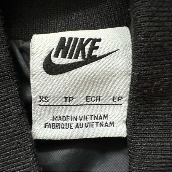 Nike Cropped paneled shell and bouclé bomber jacket - Picture 8 of 16